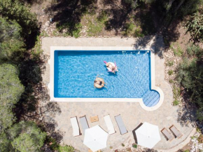 AldeaMia, Cozy villa for 7 people, pool, mountain view, beach at 8 min